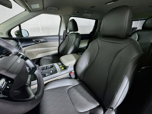 2027 Kia Carnival LXS