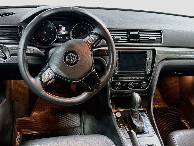 2018 Volkswagen Passat Base