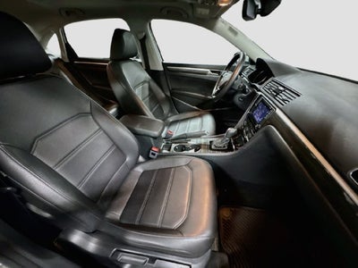 2018 Volkswagen Passat Base