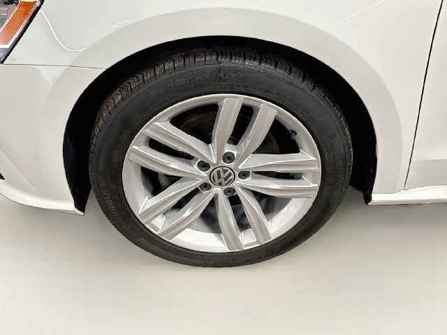 2018 Volkswagen Passat Base
