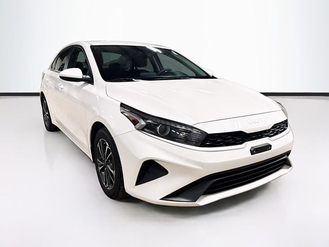2023 Kia Forte LXS AT's photo