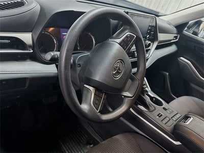 2022 Toyota Highlander L