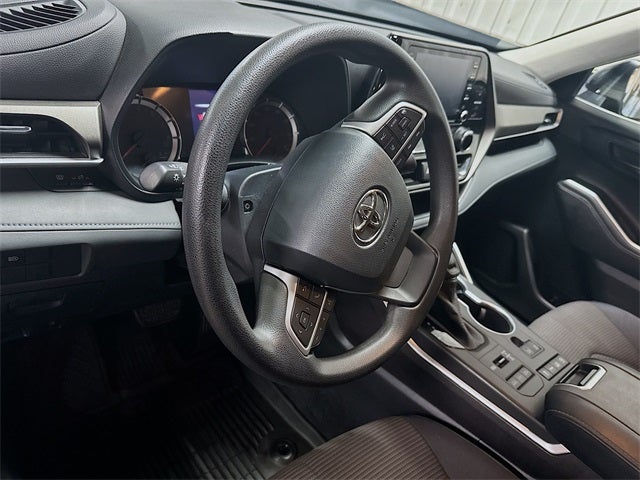 2022 Toyota Highlander L