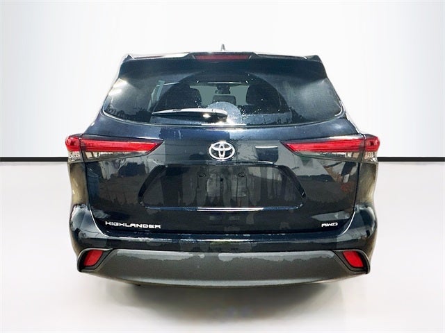 2022 Toyota Highlander L