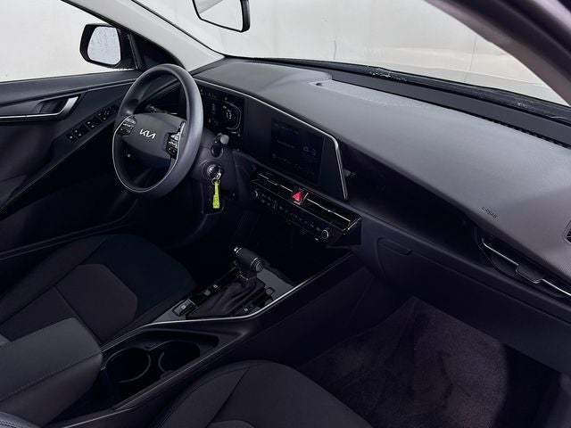 2025 Kia Niro LX