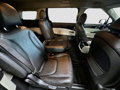 2023 Kia Carnival EX