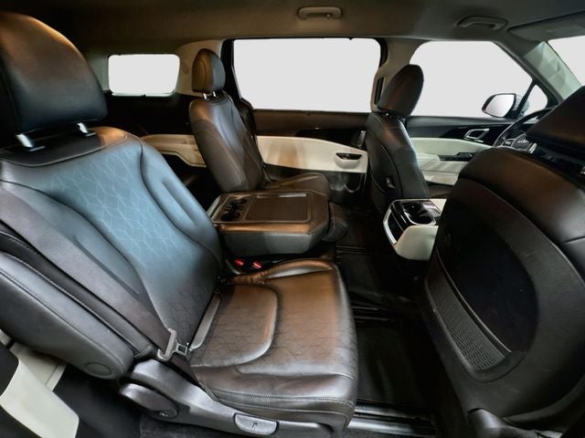 2023 Kia Carnival EX