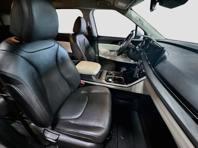 2023 Kia Carnival EX