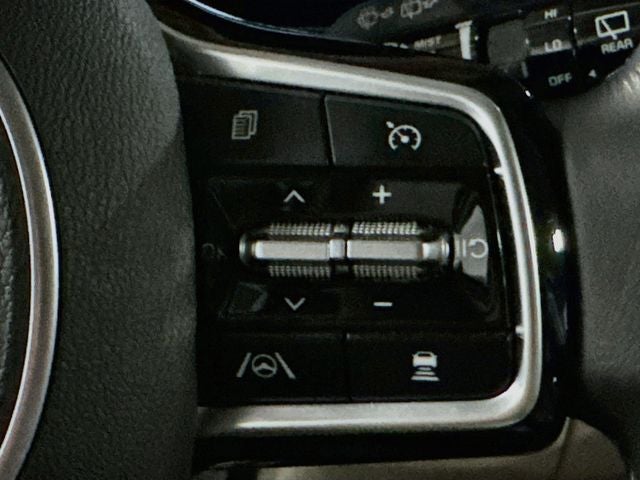 2024 Kia Carnival SX
